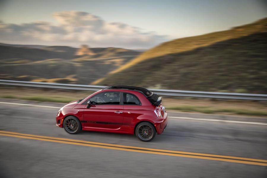  Abarth 500C 2013 года  (NA) (фото 10 из 46)